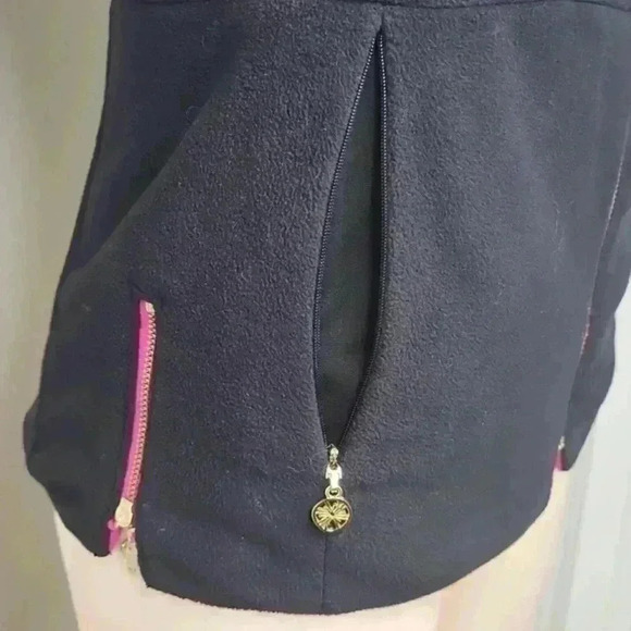 Lilly Pulitzer Brooklee REVERSIBLE Fleece Vest XXS in Pink Grenadine/Black - Picture 8 of 14